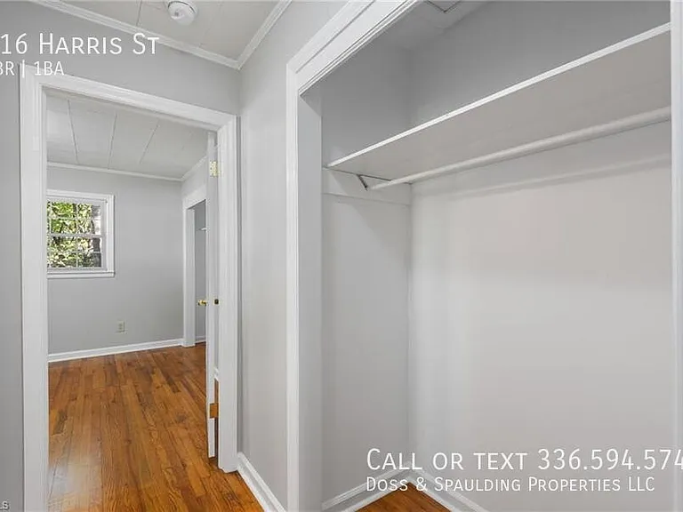 916 Harris St — Photo 9