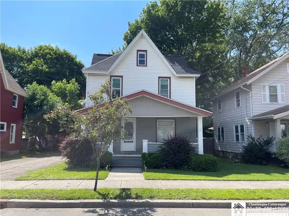 30 McDaniel Ave, Jamestown, NY 14701