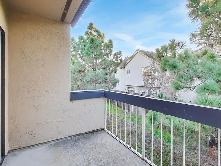 1016 Continentals Way — Photo 13