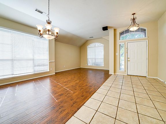 5th image of 2628 Redcedar Dr
