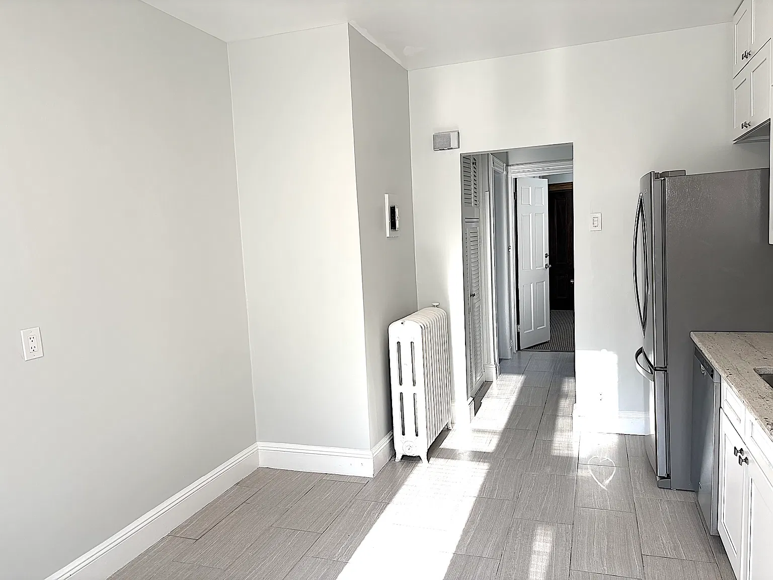 2 bed, 900 sqft, $2,300 — Photo 4