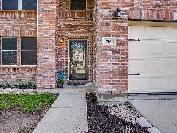 3rd image of 716 Pickwick Ln