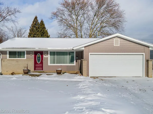 2591 Hempstead Rd, Auburn Hills, MI 48326