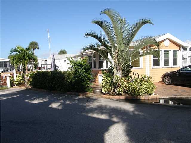 1st image of 253 Nettles Blvd