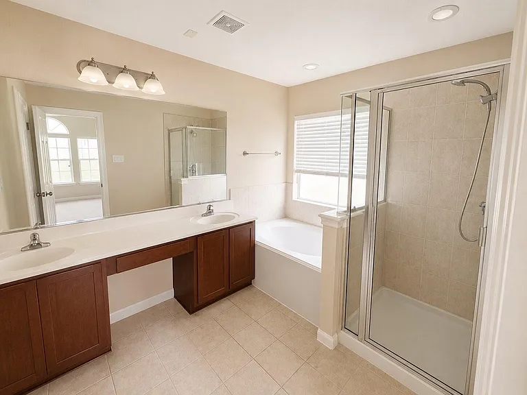 18639 Bristol Point Ln — Photo 41