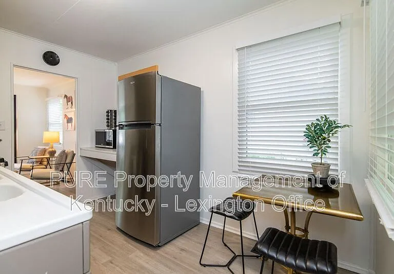 321 Mockingbird Ln — Photo 12