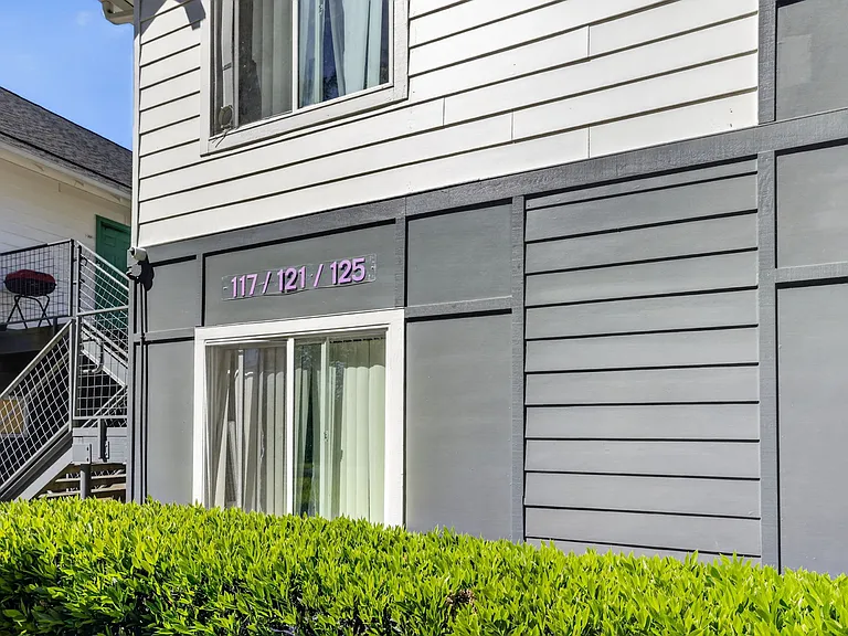 121 SE 151st Ave #105 — Photo 14