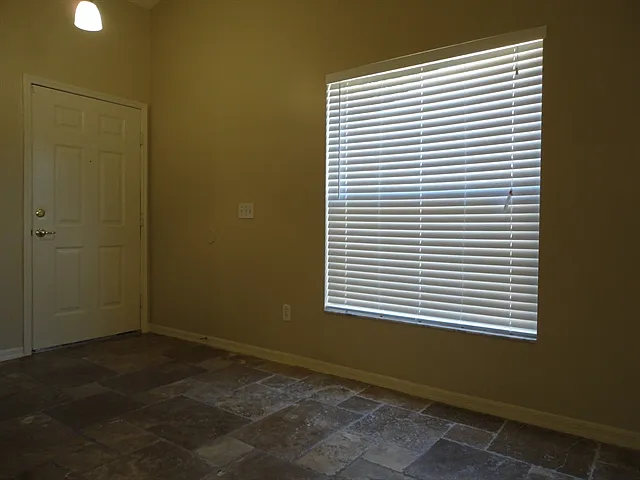 732 McLean Ct — Photo 2