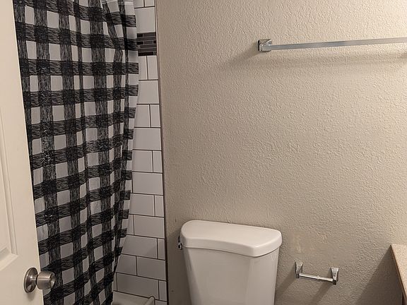 5th image of 3402 N 32nd St Unit 123