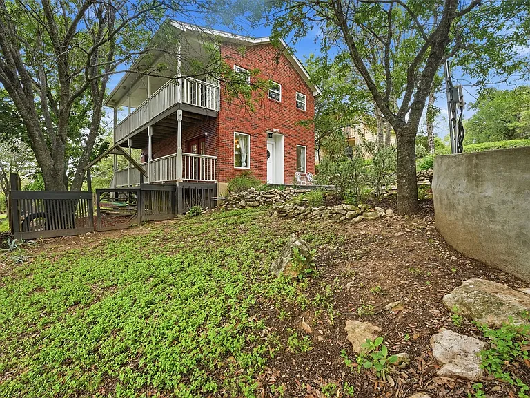 1104 Franklin Dr — Photo 20