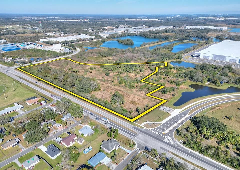 2nd image of 674 S Park Rd