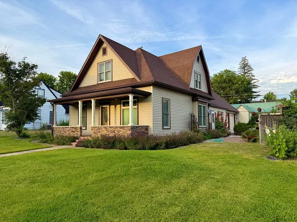 636 Ohio St, Chinook, MT 59523