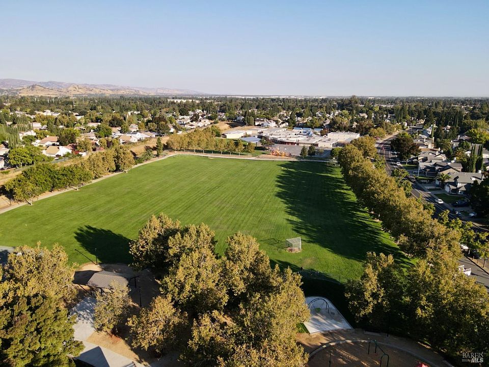 2nd image of 560 Owl Court