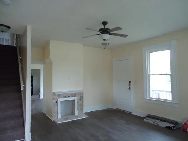 120 Hurt St — Photo 2