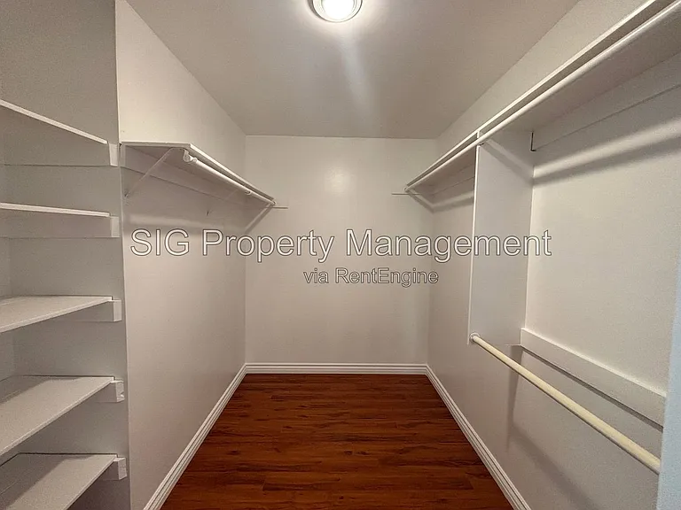 3200 Fairesta St #5 — Photo 16
