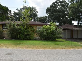 1223 W Willis St, Alvin, TX 77511