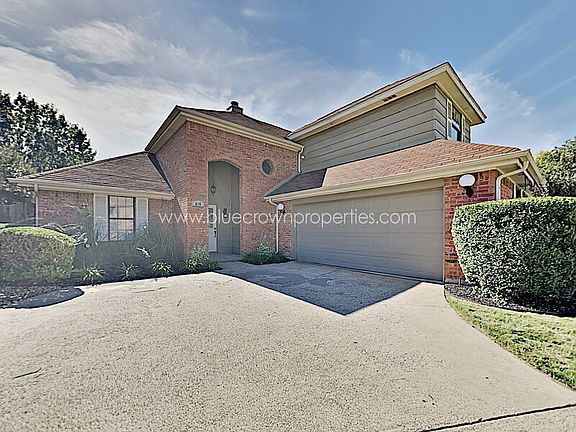 3rd image of 605 Ellington Dr