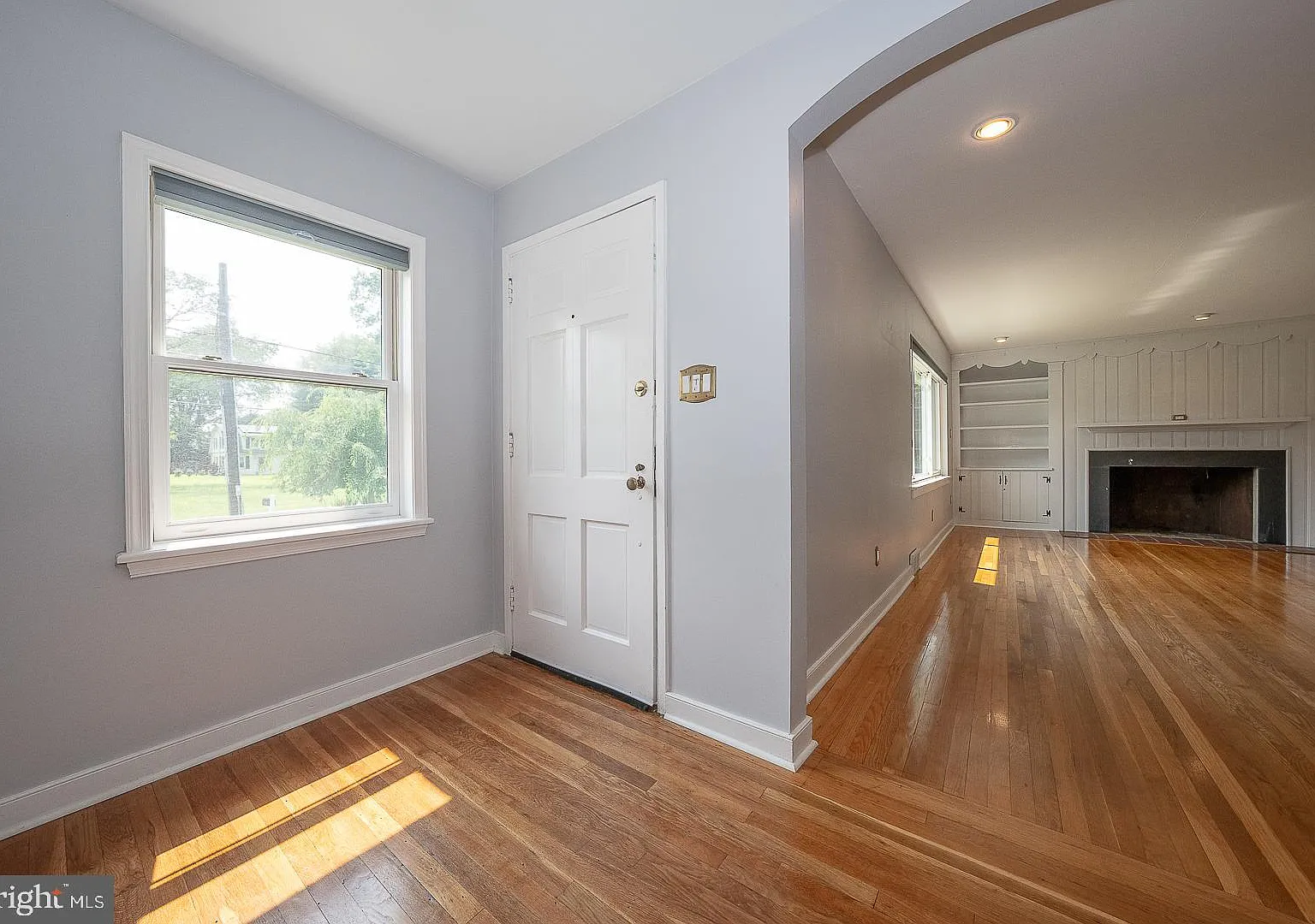 4 bed, 2349 sqft, $3,750 — Photo 3