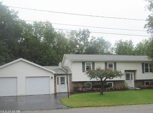 19 Scribner Cir, Lewiston, ME 04240