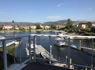 10 Peninsula Ct, Napa, CA 94559