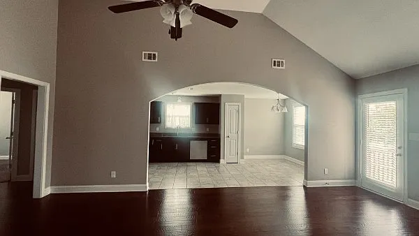 1024 Charles Thomas Dr — Photo 7