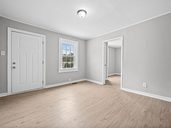 3rd image of 225 Spring Valley Rd Unit A-b
