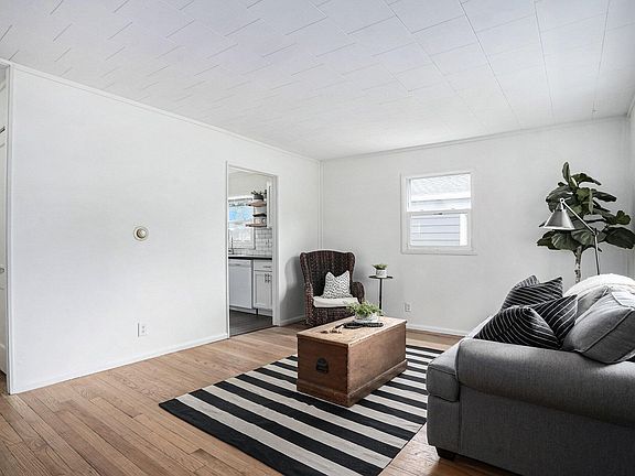 5th image of 949 California St NW