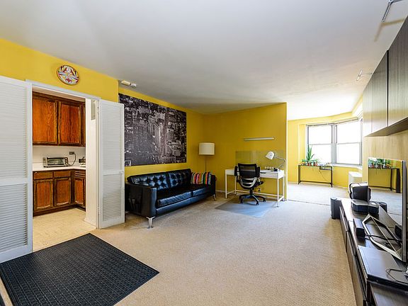 3rd image of 7025 Yellowstone Blvd APT 15B