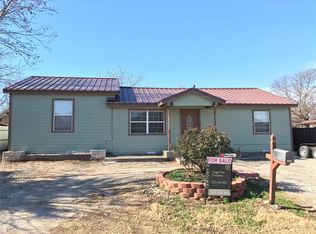 1409 18th St, Bridgeport, TX 76426