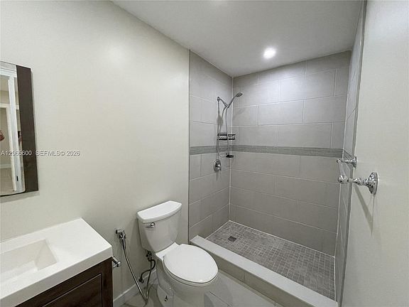 5th image of 1447 Towhee St