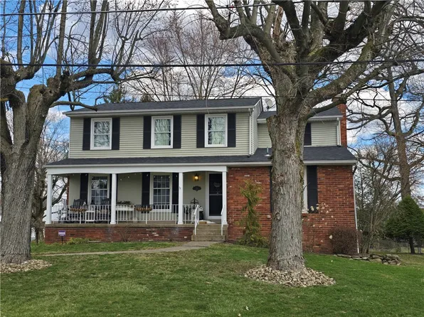 211 Woodbury Dr, Butler, PA 16001