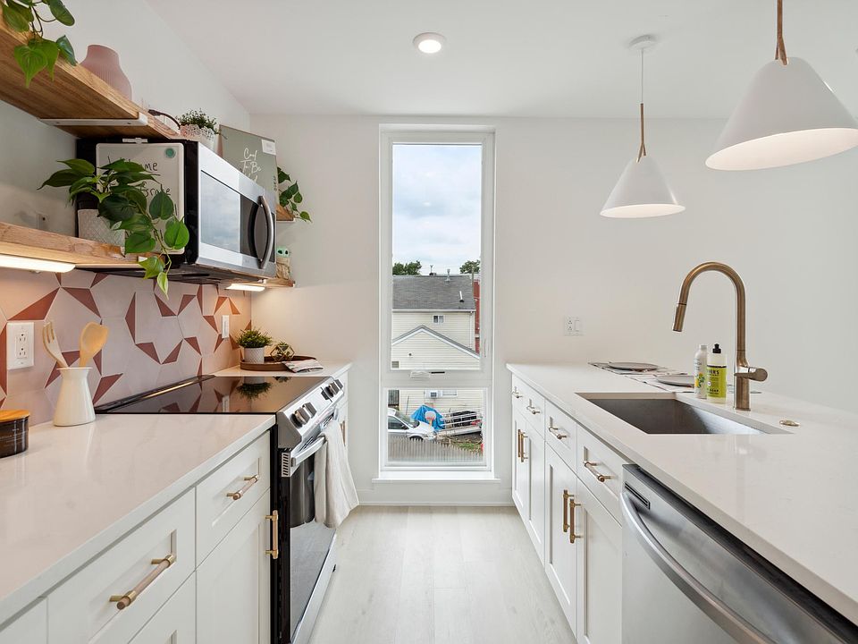 1st image of 1814 N 18th St #5