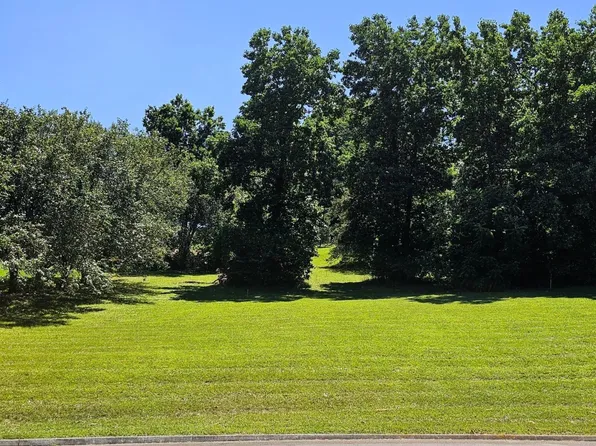 3207 Autumn Ln, Kodak, TN 37764