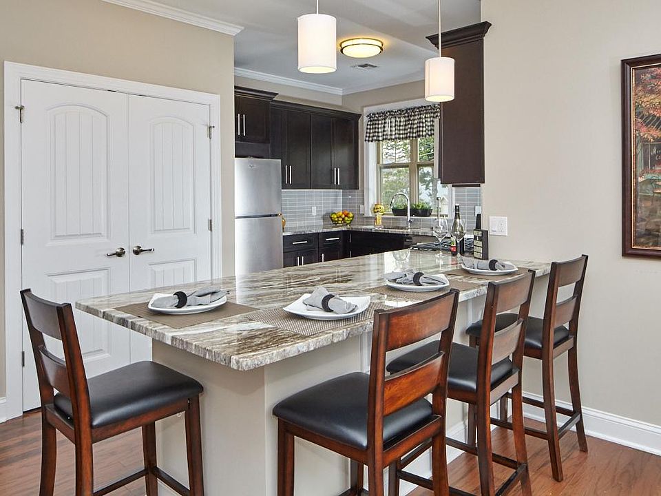 1st image of 98 Burnett Ave #3A