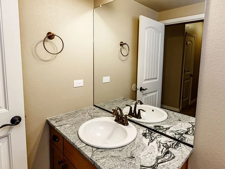 8475 Glen Carriage Grv — Photo 28