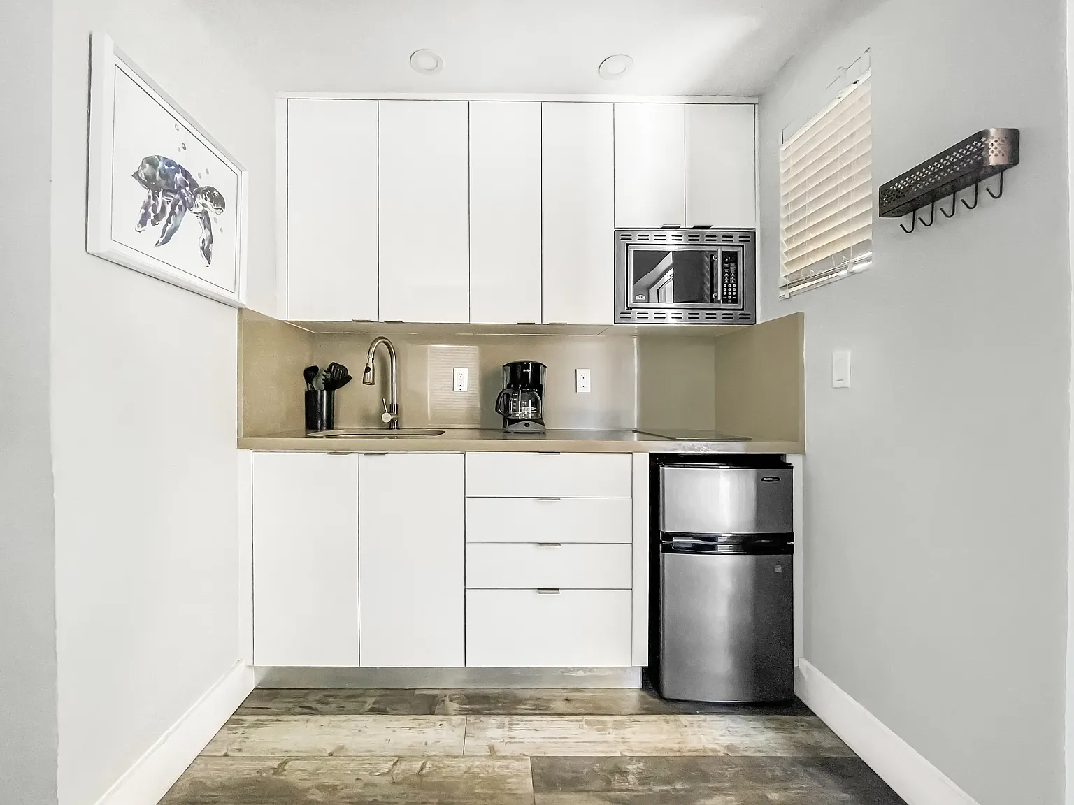 1 bed, 925 sqft, $2,596 — Photo 3