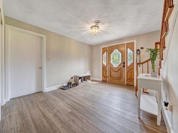 2nd image of 98 Najjum Ln