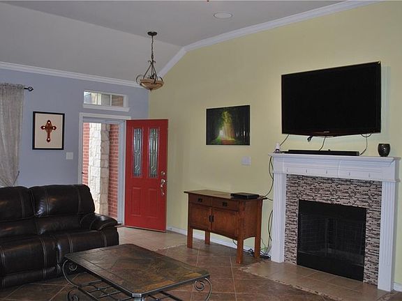 3rd image of 2309 Clairborne Dr