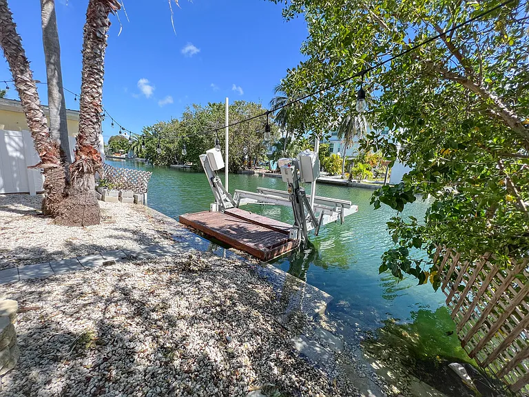 37 Palm Dr — Photo 9