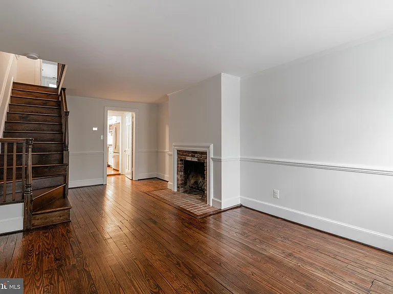 511 Wilkes St — Photo 5