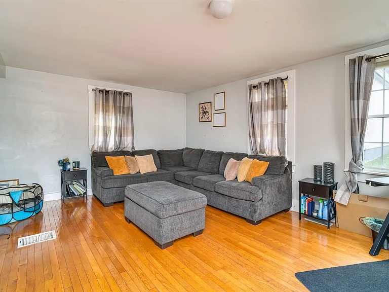 288 Main St #1 — Photo 6
