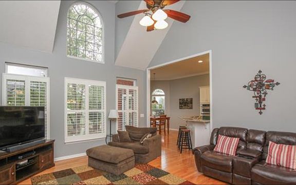 2nd image of 410 Royal Glen Blvd