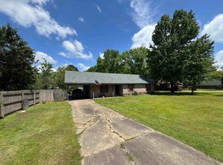 8 Helen St, Ward, AR 72176
