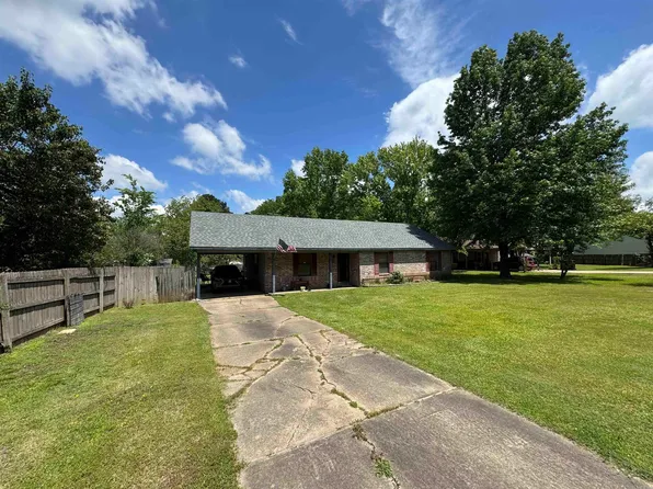 8 Helen St, Ward, AR 72176
