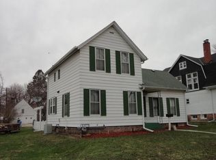 127 6th St, Baraboo, WI 53913