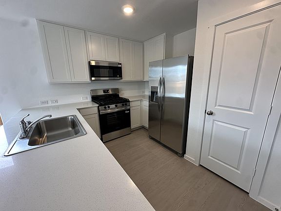 3rd image of 1853 Ventasso Blvd