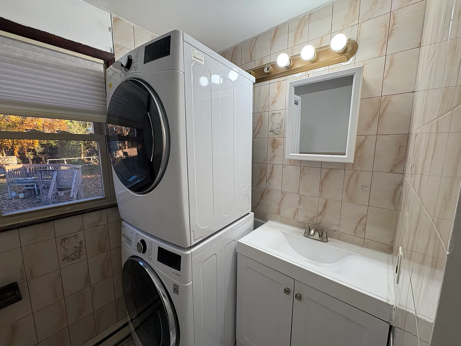 3 bed, 1600 sqft, $2,000 — Photo 3