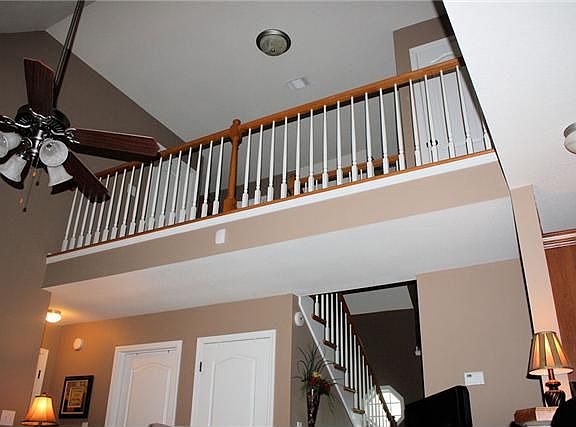 4th image of 842 Nandina Ct
