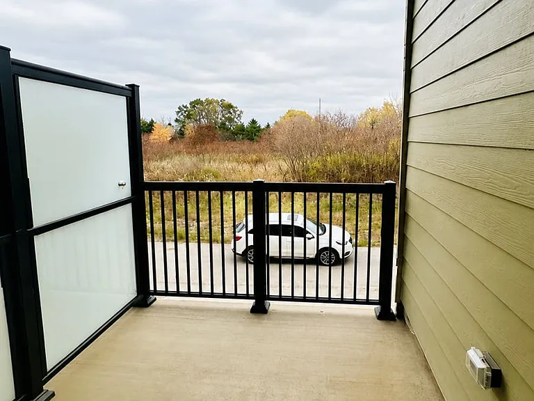 677 Park Rd N #87 — Photo 5