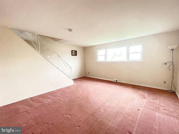5th image of 10805 Kelvin Ave